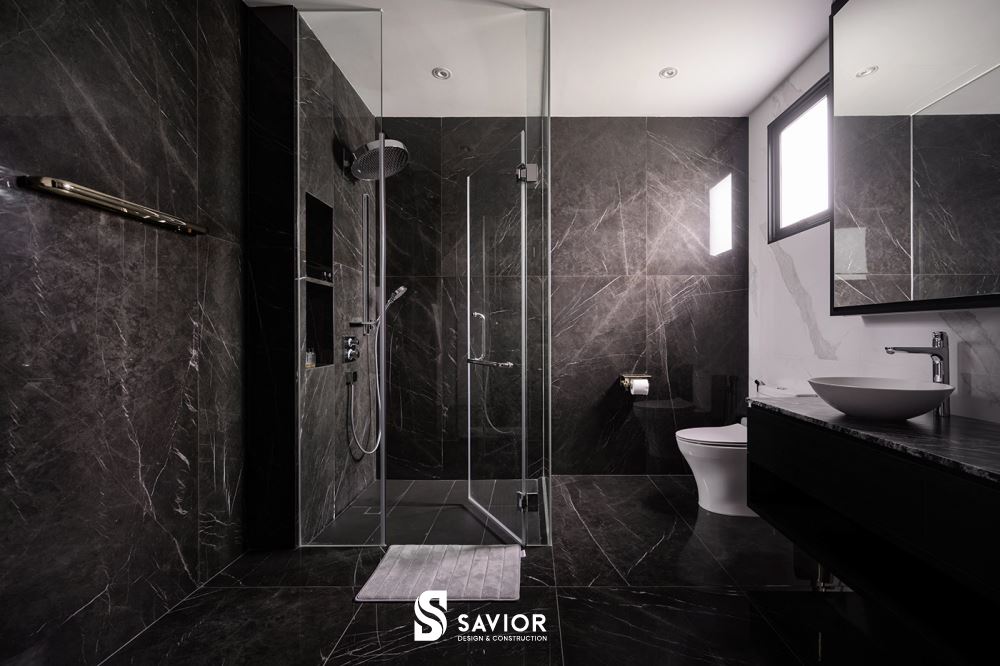 Bố trí nội thất phòng tắm với 2 gam màu đen - trắng