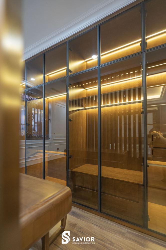 4 mẫu biệt thự gỗ óc chó SANG TRỌNG xứng đáng tham khảo nhất 17 Hệ tủ quần áo cánh kính kết hợp đèn led đẹp mắt, thuận tiện