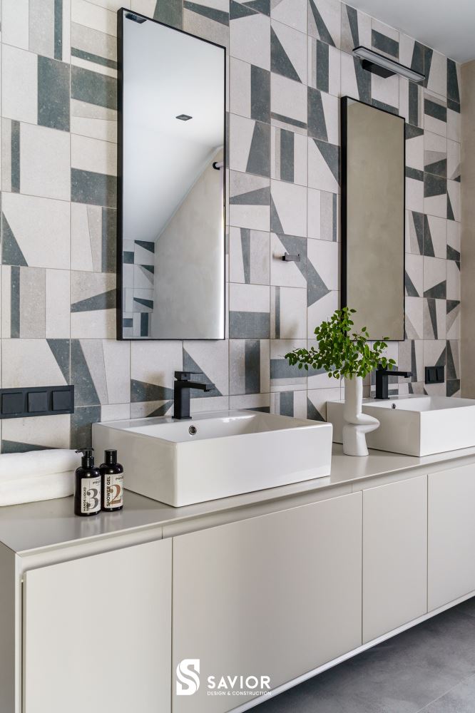 Phòng tắm Master sử dụng gạch ốp hoa văn độc đáo