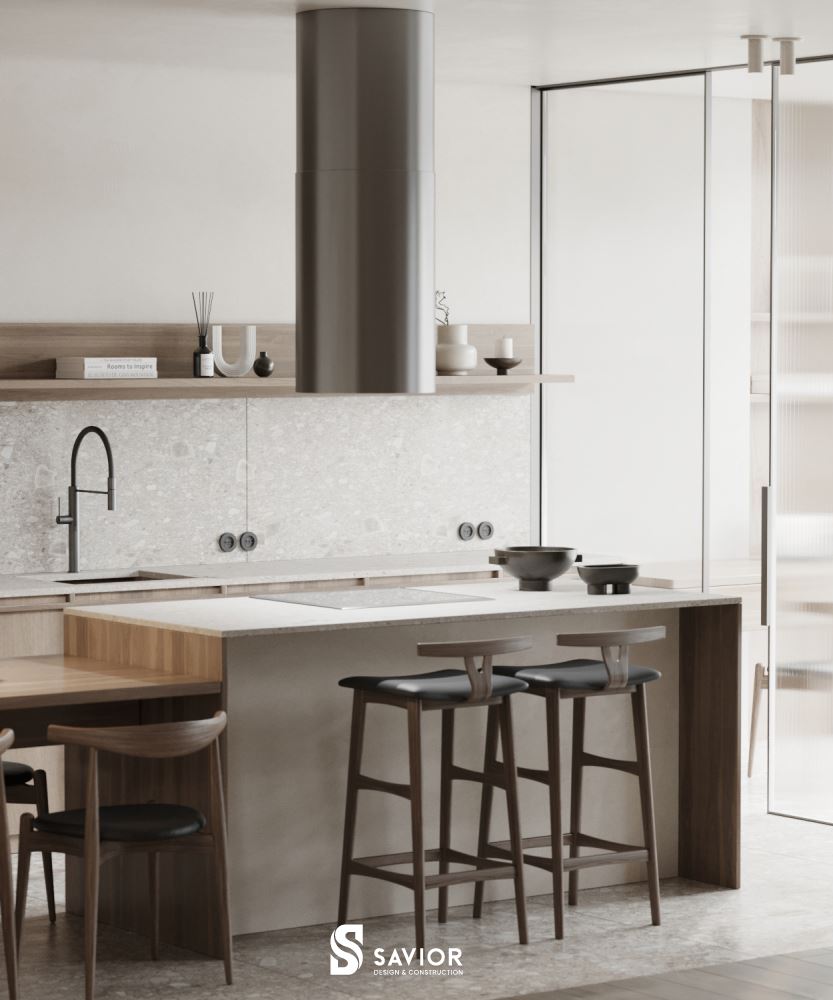 Phòng bếp thiết kế mở, bên cạnh ban công thông thoáng