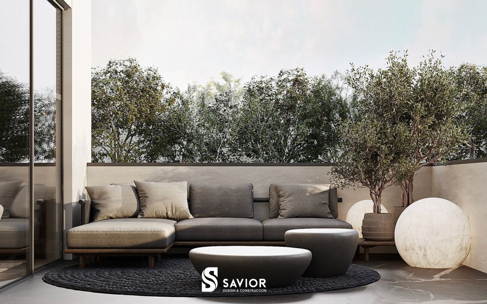 Khu vực ban công với bộ bàn ghế thư giãn, là nơi nghỉ ngơi lý tưởng