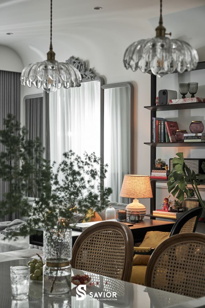 Ghế ăn làm từ chất liệu gỗ công nghiệp kết hợp với chất liệu tre