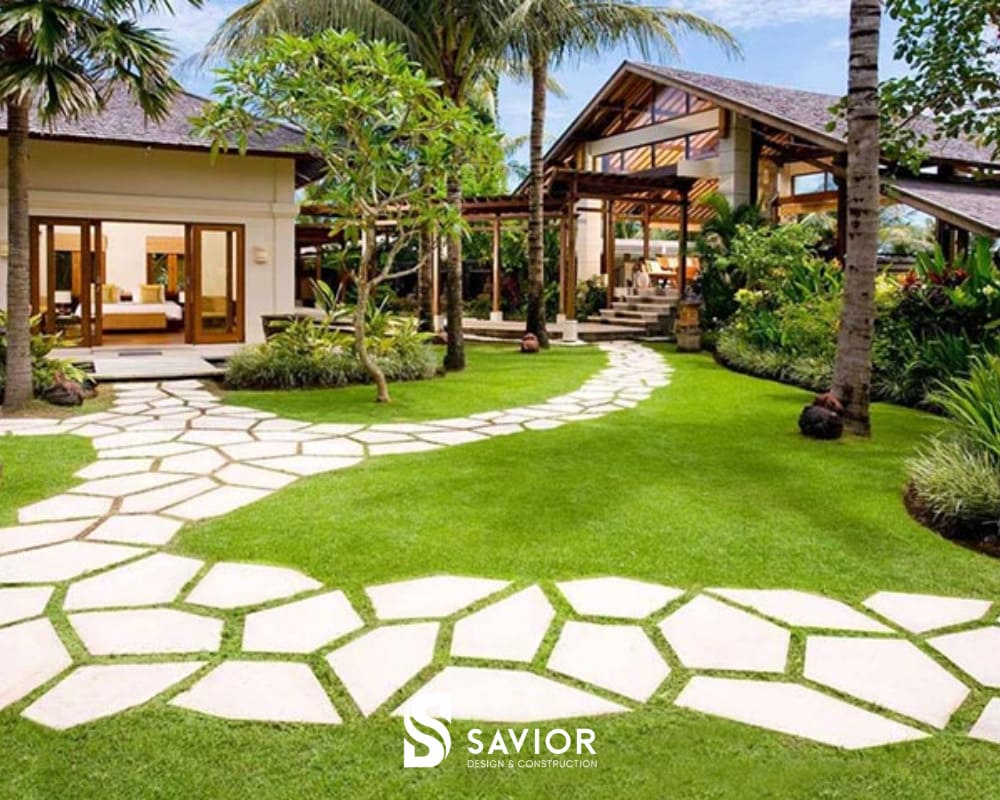 Biệt thự sân vườn với lối đi cực lạ 