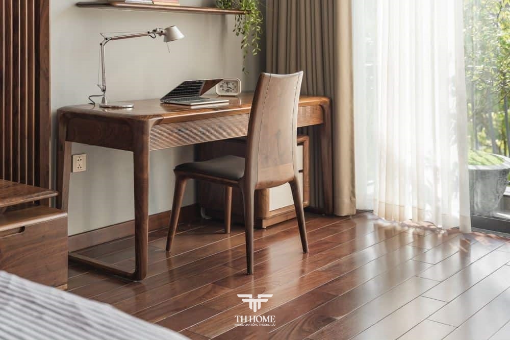 Top mẫu bàn làm việc gỗ óc chó hiện đại, ấn tượng 2024 13 Kiểu dáng bàn làm việc gỗ óc chó uyển chuyển, thanh thoát