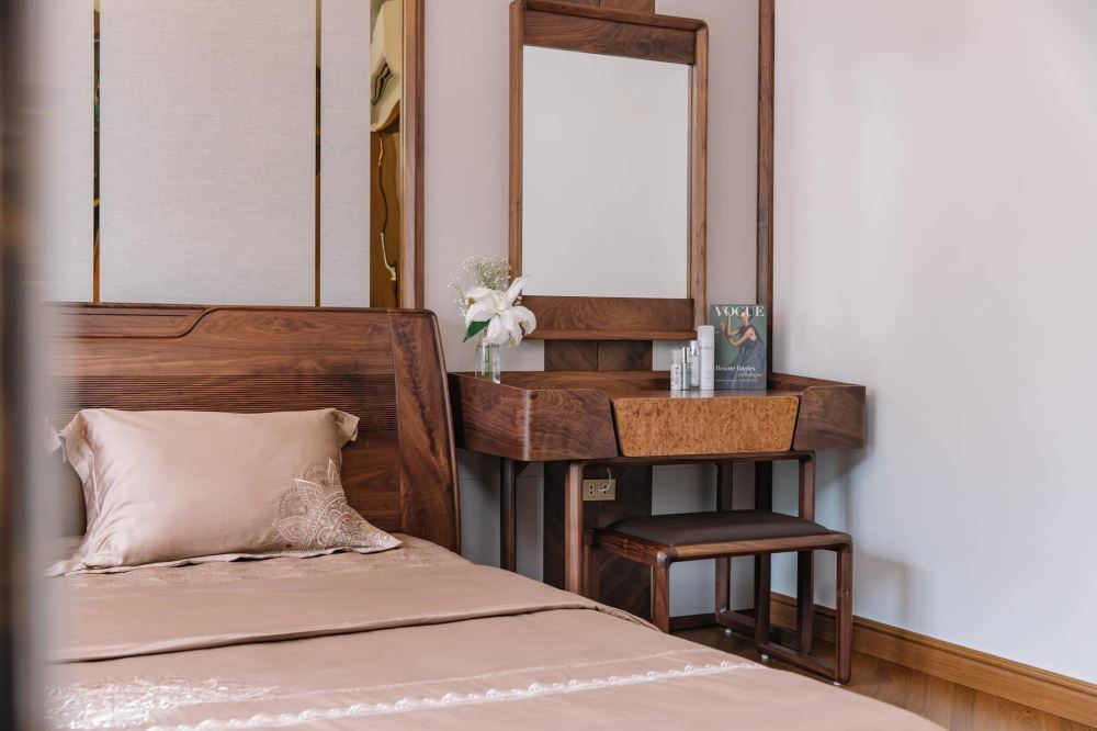 30+ Mẫu bàn trang điểm gỗ óc chó hiện đại cập nhật mới nhất 2024 24 Tạo điểm nhấn thu hút với bàn phấn gỗ óc chó