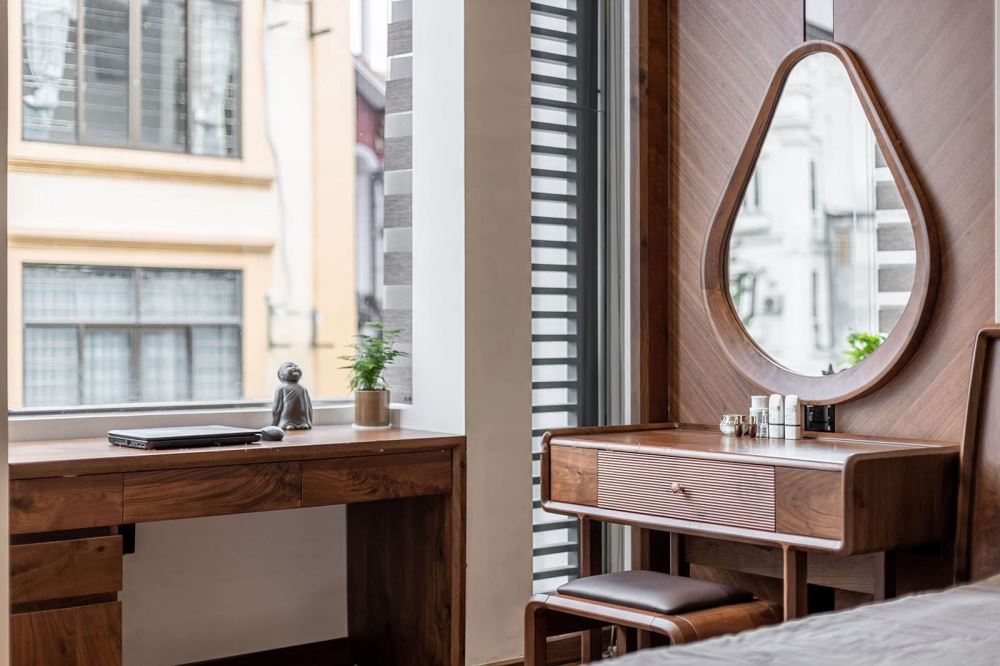 30+ Mẫu bàn trang điểm gỗ óc chó hiện đại cập nhật mới nhất 2024 35 TH Home - đơn vị thiết kế, thi công nội thất gỗ óc chó chuyên nghiệp